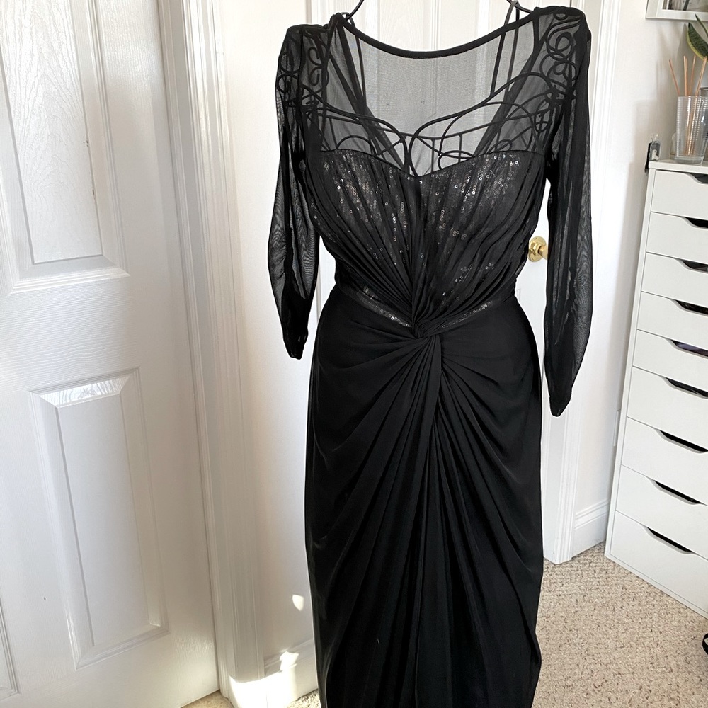 Elegant figure hugging maxi dress